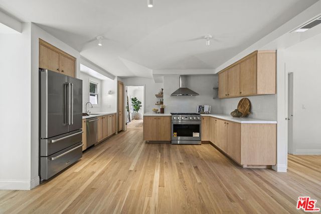 736 S Cloverdale Avenue, Los Angeles, CA 90036