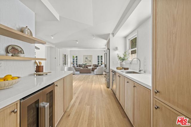 736 S Cloverdale Avenue, Los Angeles, CA 90036