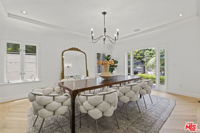 736 S Cloverdale Avenue, Los Angeles, CA 90036