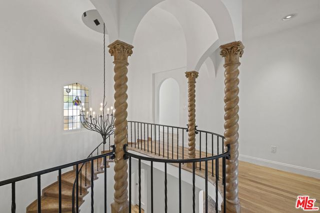 736 S Cloverdale Avenue, Los Angeles, CA 90036