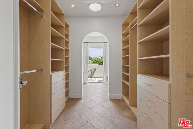 736 S Cloverdale Avenue, Los Angeles, CA 90036