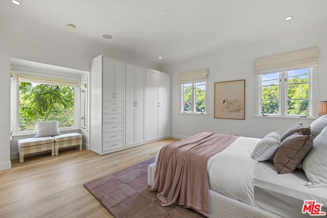 736 S Cloverdale Avenue, Los Angeles, CA 90036