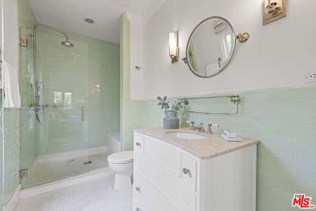 736 S Cloverdale Avenue, Los Angeles, CA 90036