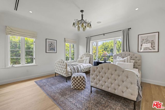 736 S Cloverdale Avenue, Los Angeles, CA 90036