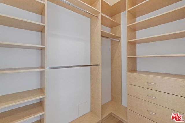 736 S Cloverdale Avenue, Los Angeles, CA 90036