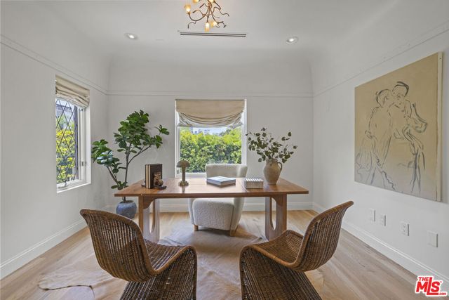 736 S Cloverdale Avenue, Los Angeles, CA 90036