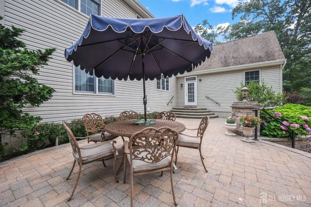 4 Breckenridge Court, Freehold, NJ 07728