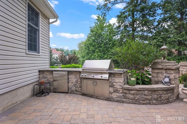 4 Breckenridge Court, Freehold, NJ 07728