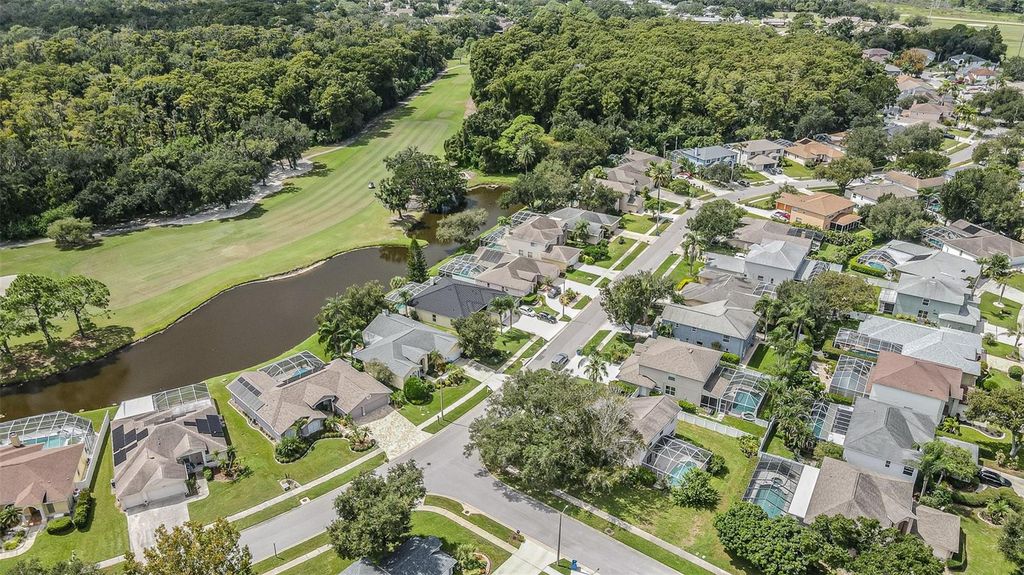 Image 9 of property listing at 4951 AUGUSTA AVENUE, Oldsmar, FL 34677