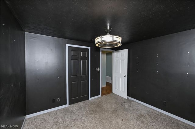 1922 Edgewood Drive, Twinsburg, OH 44087