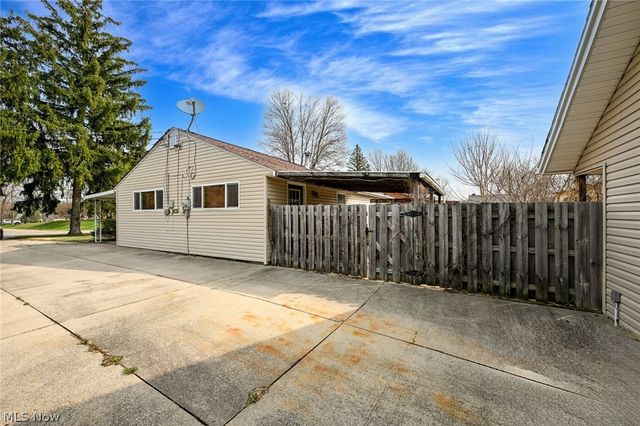 1922 Edgewood Drive, Twinsburg, OH 44087