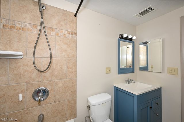 1922 Edgewood Drive, Twinsburg, OH 44087