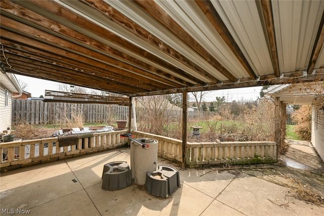 1922 Edgewood Drive, Twinsburg, OH 44087