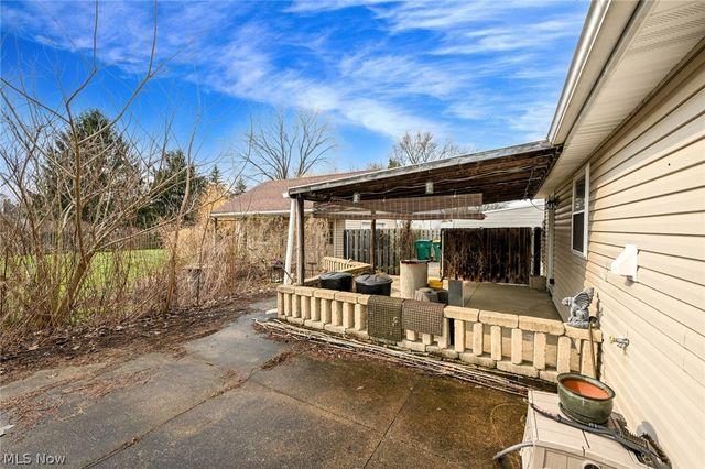1922 Edgewood Drive, Twinsburg, OH 44087