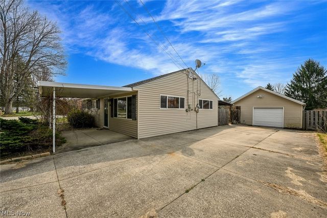 1922 Edgewood Drive, Twinsburg, OH 44087
