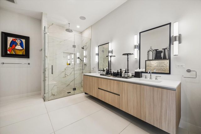 1711 Allen Parkway 2106, Houston, TX 77019