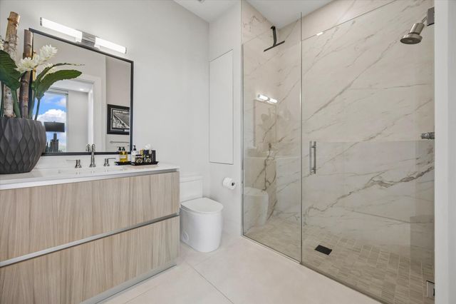 1711 Allen Parkway 2106, Houston, TX 77019