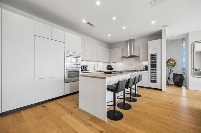 1711 Allen Parkway 2106, Houston, TX 77019