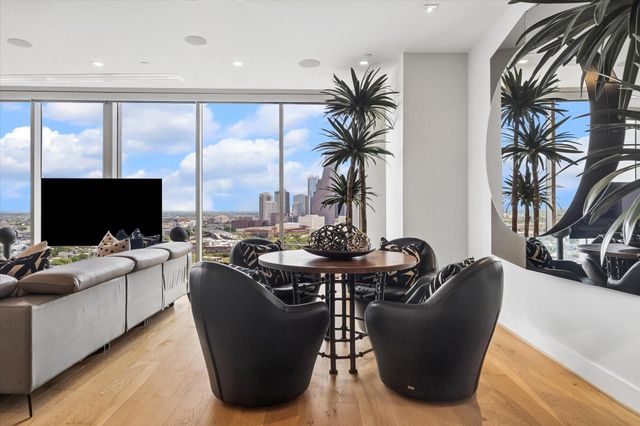 1711 Allen Parkway 2106, Houston, TX 77019