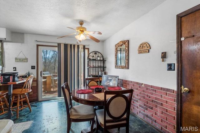 2208 GILLIS Street, Alton, IL 62002
