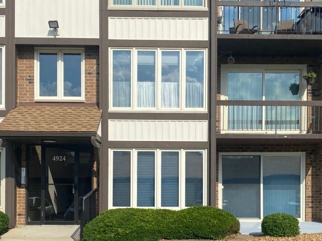 4924 Circle Court 404, Crestwood, IL 60418