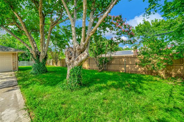6021 Sycamore Creek Road, Edgecliff Village, TX 76134