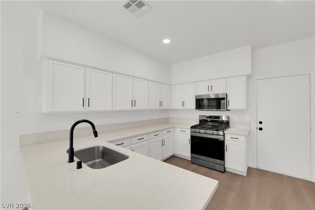 8821 Winter Sky Avenue, Las Vegas, NV 89148