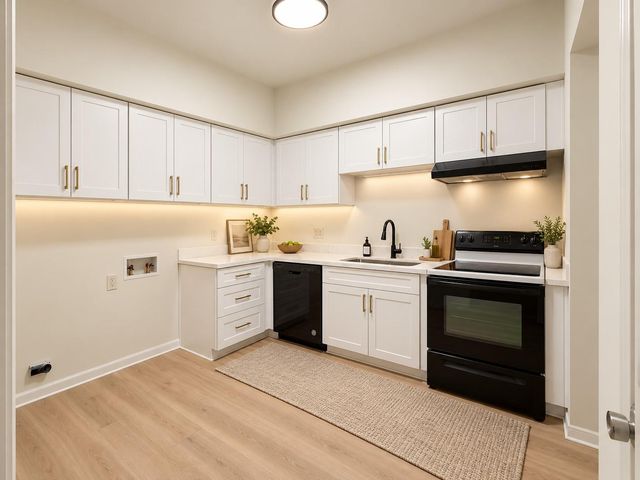 2100 Tanglewilde Street 181, Houston, TX 77063