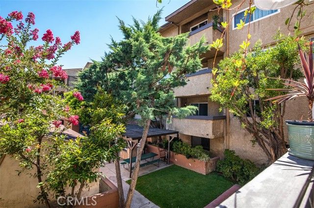 320 E Stocker Street 318, Glendale, CA 91207