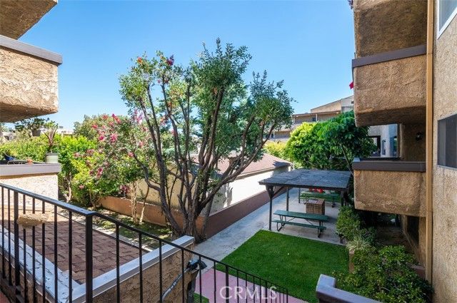 320 E Stocker Street 318, Glendale, CA 91207