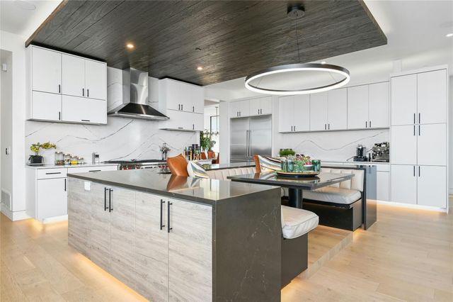 8209 Two Coves DR, Austin, TX 78730