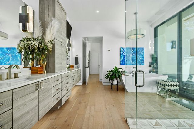 8209 Two Coves DR, Austin, TX 78730