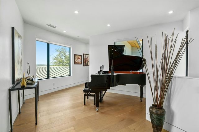 8209 Two Coves DR, Austin, TX 78730