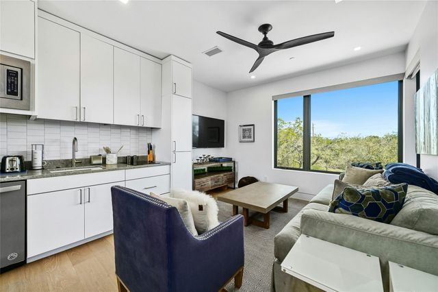 8209 Two Coves DR, Austin, TX 78730