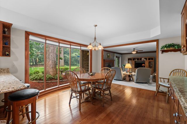 885 Medinah Drive, Rochester Hills, MI 48309