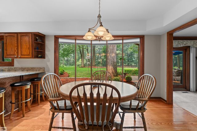 885 Medinah Drive, Rochester Hills, MI 48309