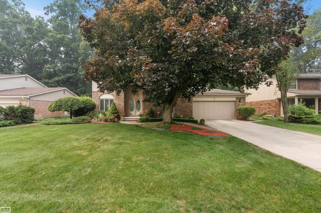 885 Medinah Drive, Rochester Hills, MI 48309
