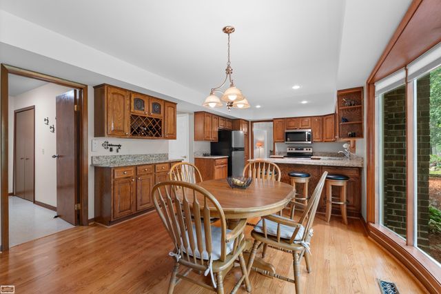 885 Medinah Drive, Rochester Hills, MI 48309