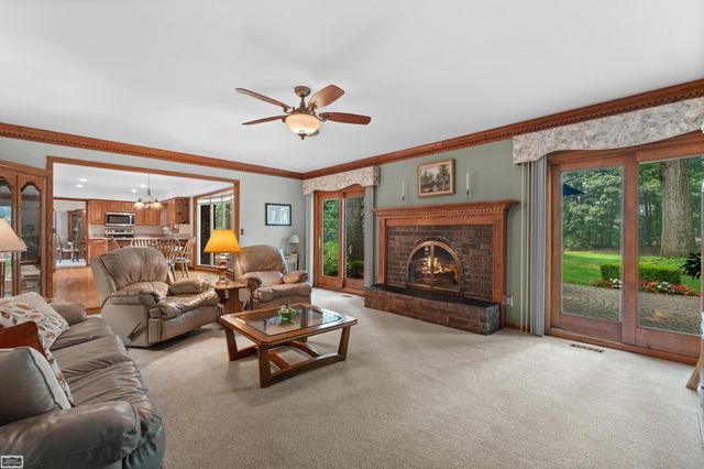 885 Medinah Drive, Rochester Hills, MI 48309