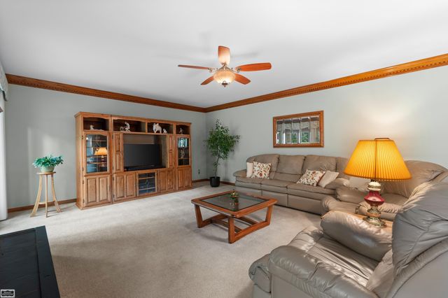 885 Medinah Drive, Rochester Hills, MI 48309