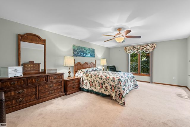 885 Medinah Drive, Rochester Hills, MI 48309