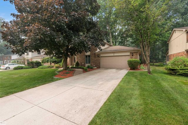 885 Medinah Drive, Rochester Hills, MI 48309
