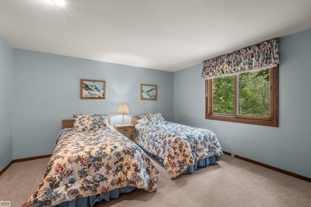 885 Medinah Drive, Rochester Hills, MI 48309