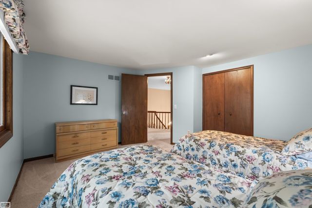 885 Medinah Drive, Rochester Hills, MI 48309
