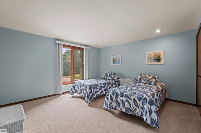 885 Medinah Drive, Rochester Hills, MI 48309