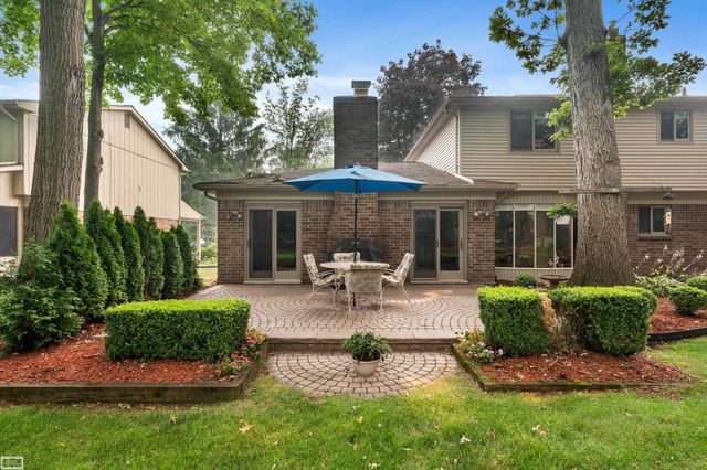 885 Medinah Drive, Rochester Hills, MI 48309