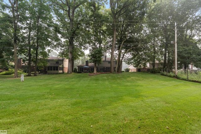 885 Medinah Drive, Rochester Hills, MI 48309