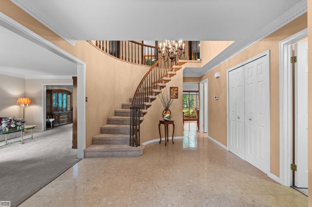 885 Medinah Drive, Rochester Hills, MI 48309