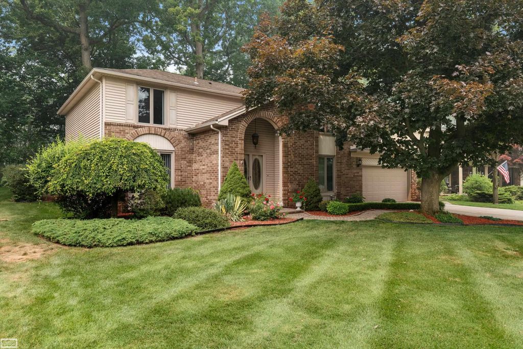 885 Medinah Drive, Rochester Hills, MI 48309