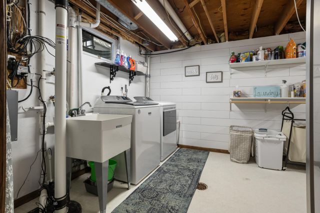 2849 Hickory Street N, Fargo, ND 58102